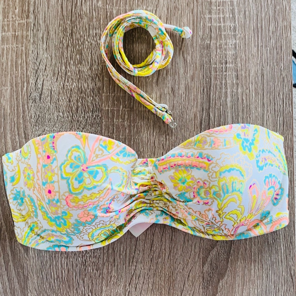 Victoria Secret 32C convertible bathing suit top